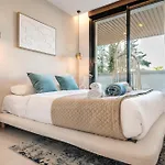 Apartment Coastside Gem With Terrace Rems *
