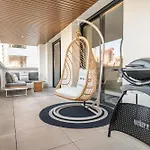 Apartment Coastside Gem With Terrace Rems *