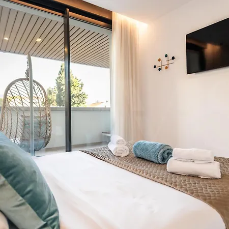 Coastside Gem With Terrace Rems