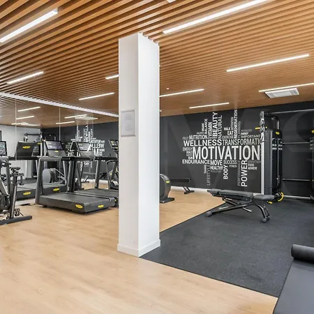 Coastside Gem With Terrace Rems Appartement *