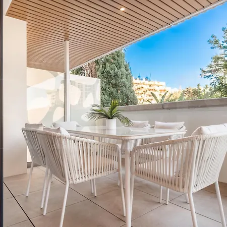 Coastside Gem With Terrace Rems Appartement *