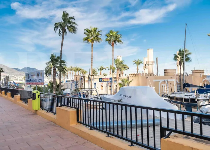 Coastside Gem With Terrace Rems Daire Fuengirola