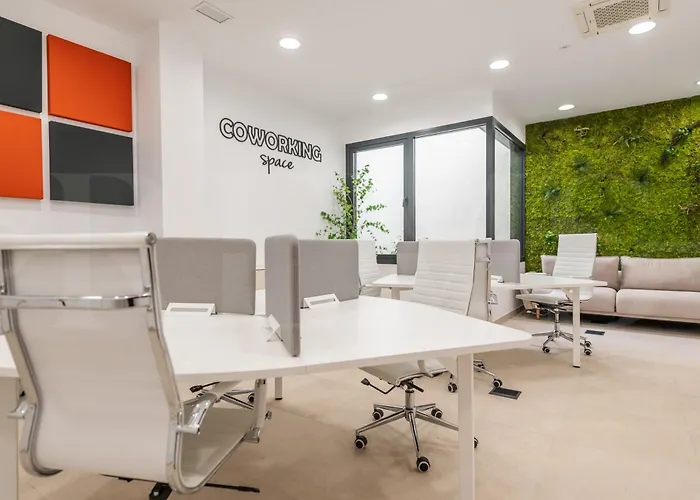 Coastside Gem With Terrace Rems Daire Fuengirola