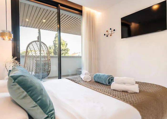 Coastside Gem With Terrace Rems