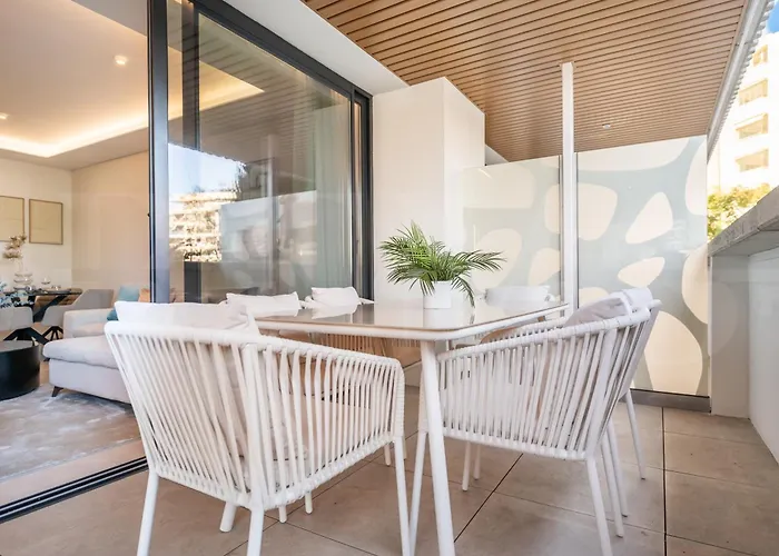 Coastside Gem With Terrace Rems Daire *