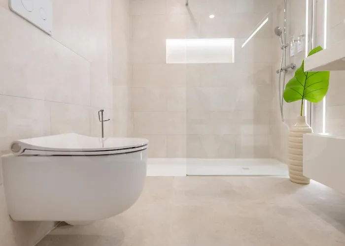 Daire Coastside Gem With Terrace Rems