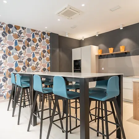 Апартаменты Coastside Gem With Terrace Rems Фуэнхирола